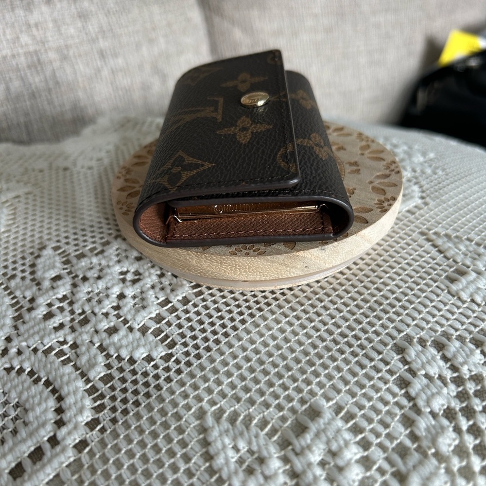 Brown fashion inspired key holder wallet